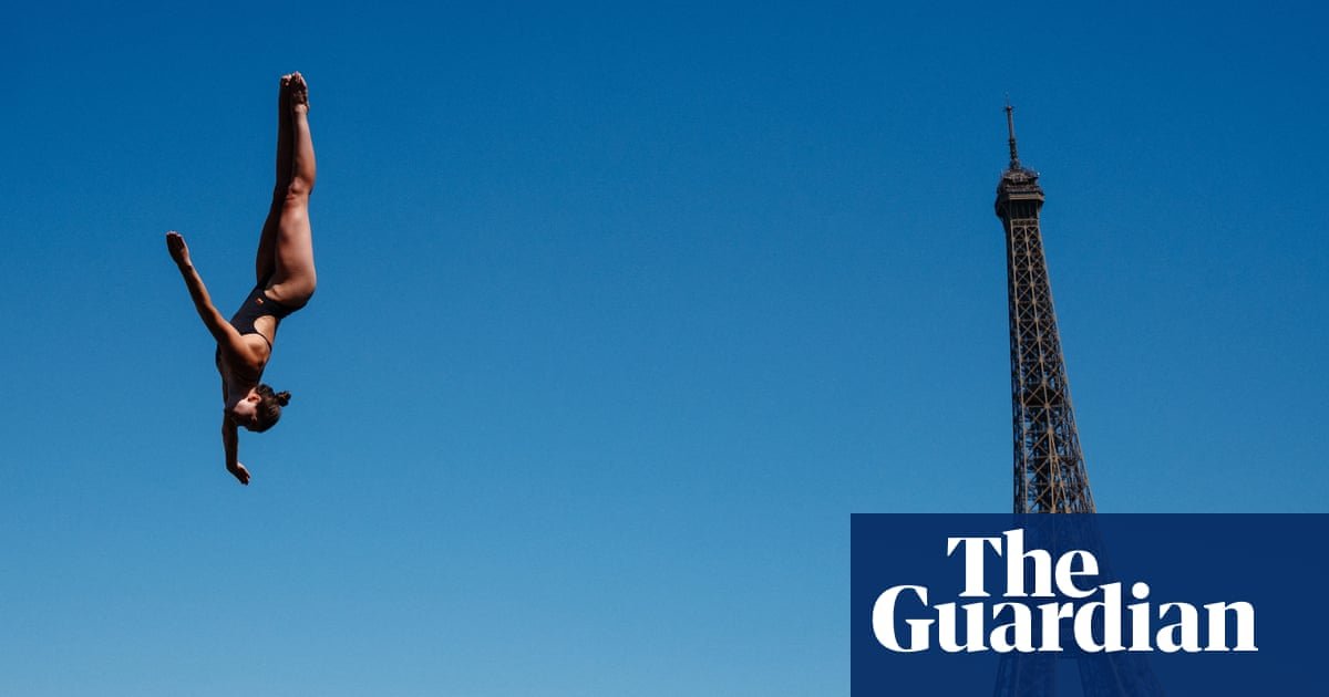 High divers take the plunge in Paris for a new test of reclaimed Seine’s water
