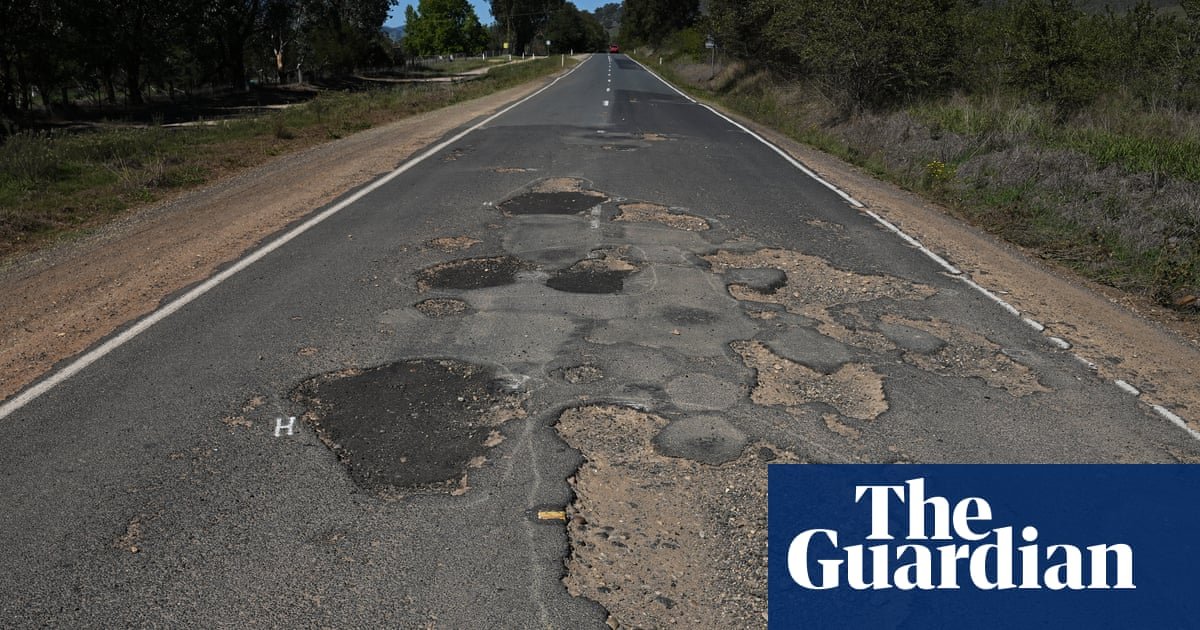 Victorian prisoners to be sent out to repair roads under Labor’s pothole plan