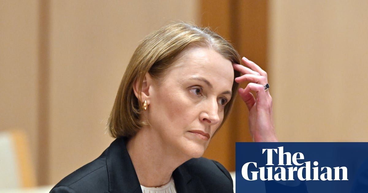 Telstra CEO gets $700,000 pay rise to $6.8m despite Australia-wide outage
