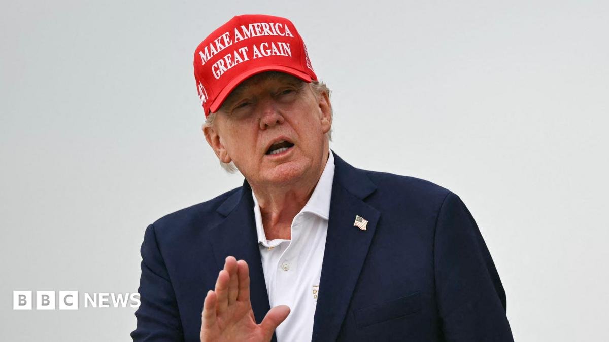Trump threatens to bomb Oman if it 'gets in the way' over Iran issue