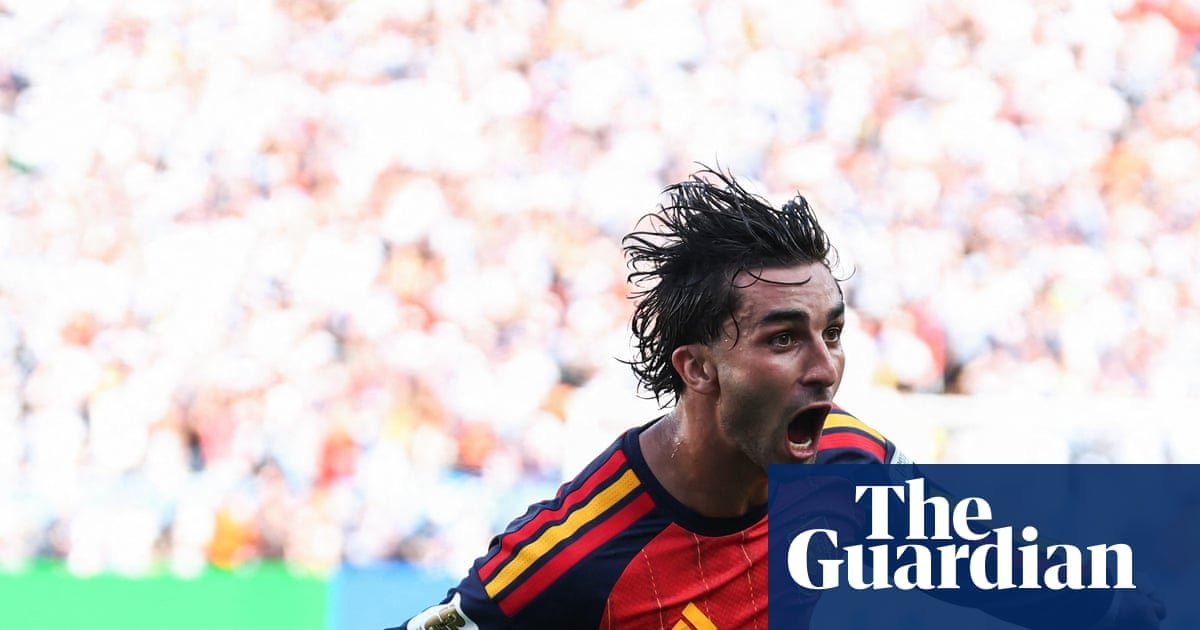 Transfer roundup: Paris Saint-Germain sign €50m Ferran Torres; Djed Spence seals Inter move