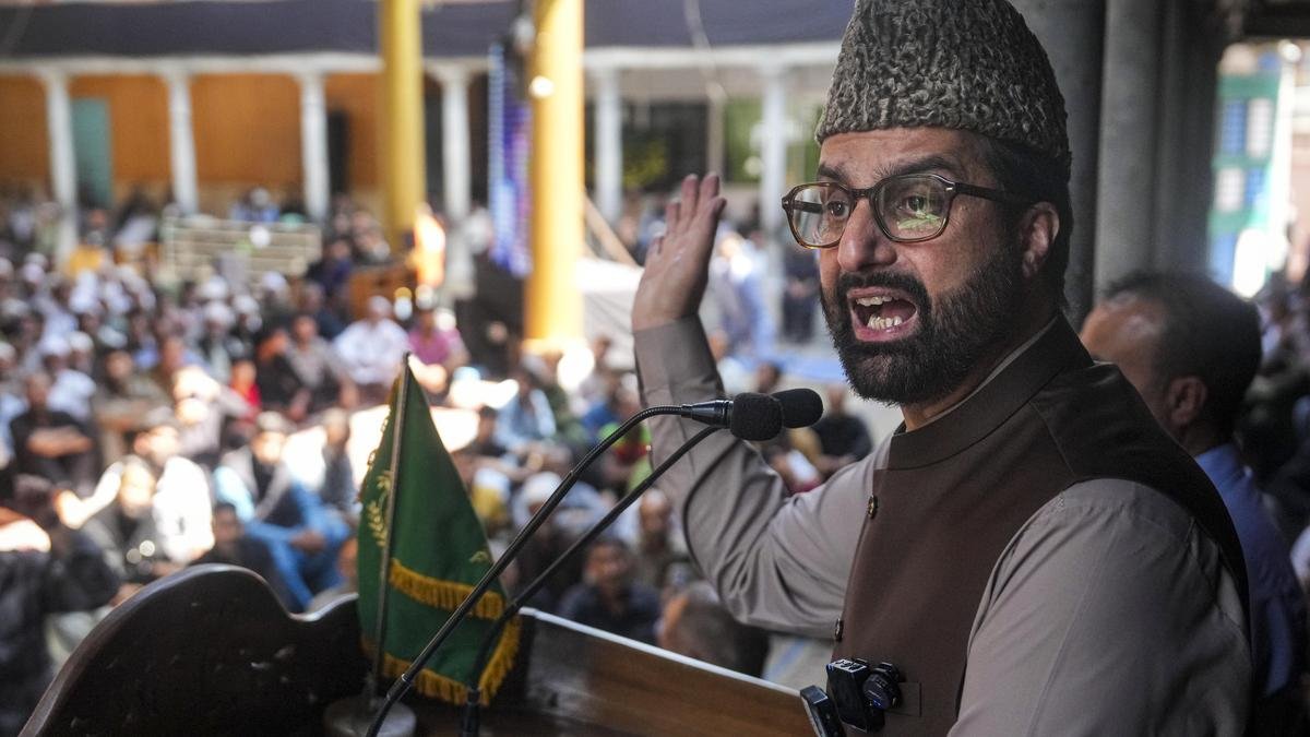 Mirwaiz demands probe into PoK killings, calls for engagement