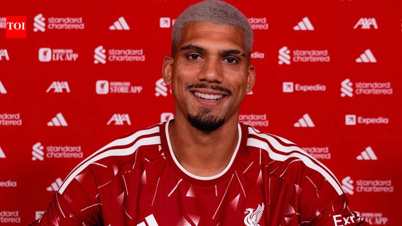 ‘The ideal move’: Barcelona captain Ronald Araujo joins Liverpool on loan