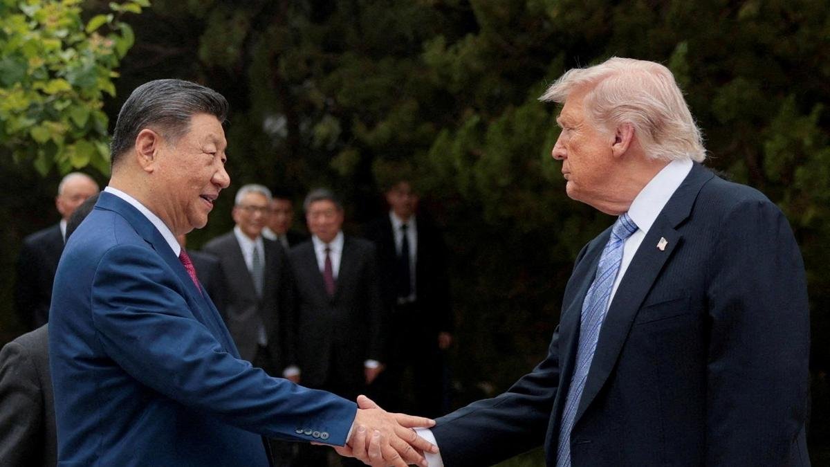Chinese Foreign Minister calls for U.S. and China to 'overcome obstacles' ahead of presidential summit