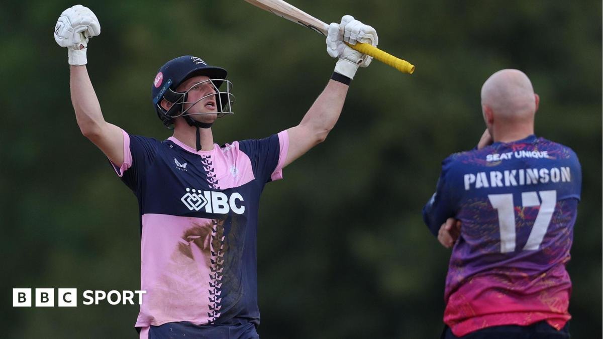 Hollman leads Middlesex to first List A final for 36 years