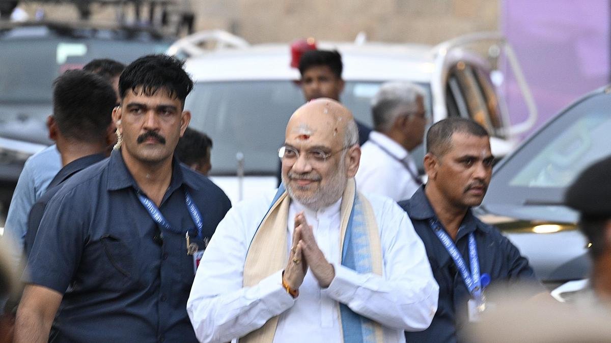 Amit Shah offers prayers at Arunachaleswar Temple, Sri Ramana Ashram in Tiruvannamalai