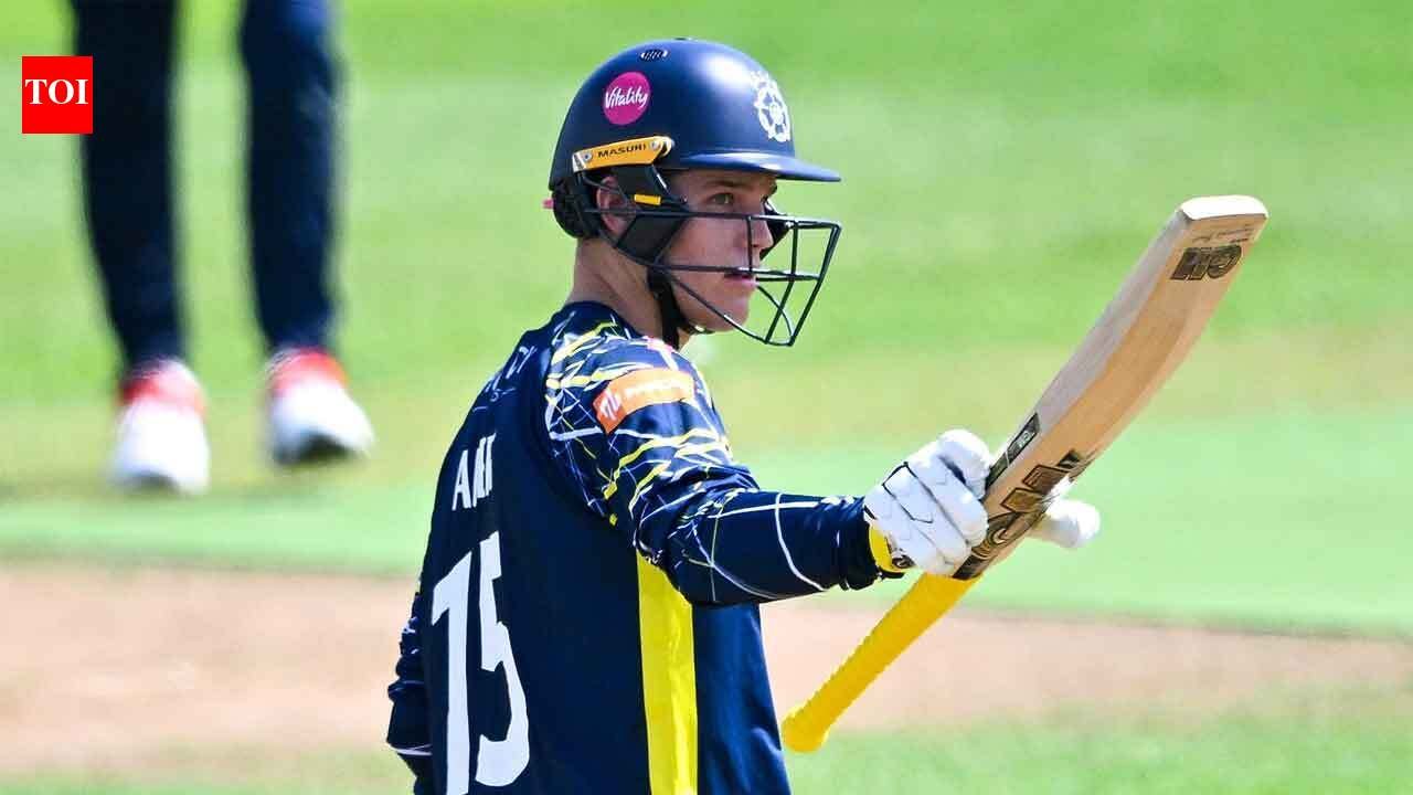6 balls, 6 sixes: Batter unleashes stunning power-hitting blitz in county match