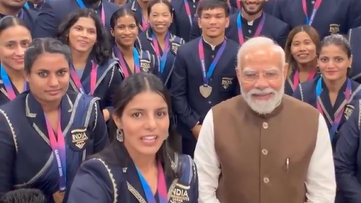 PM Modi meets CWG medallists, lauds their performances