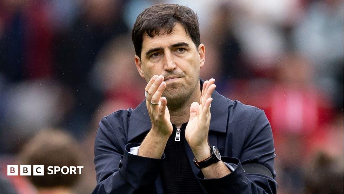 Iraola angry as official's board delays subs before goal