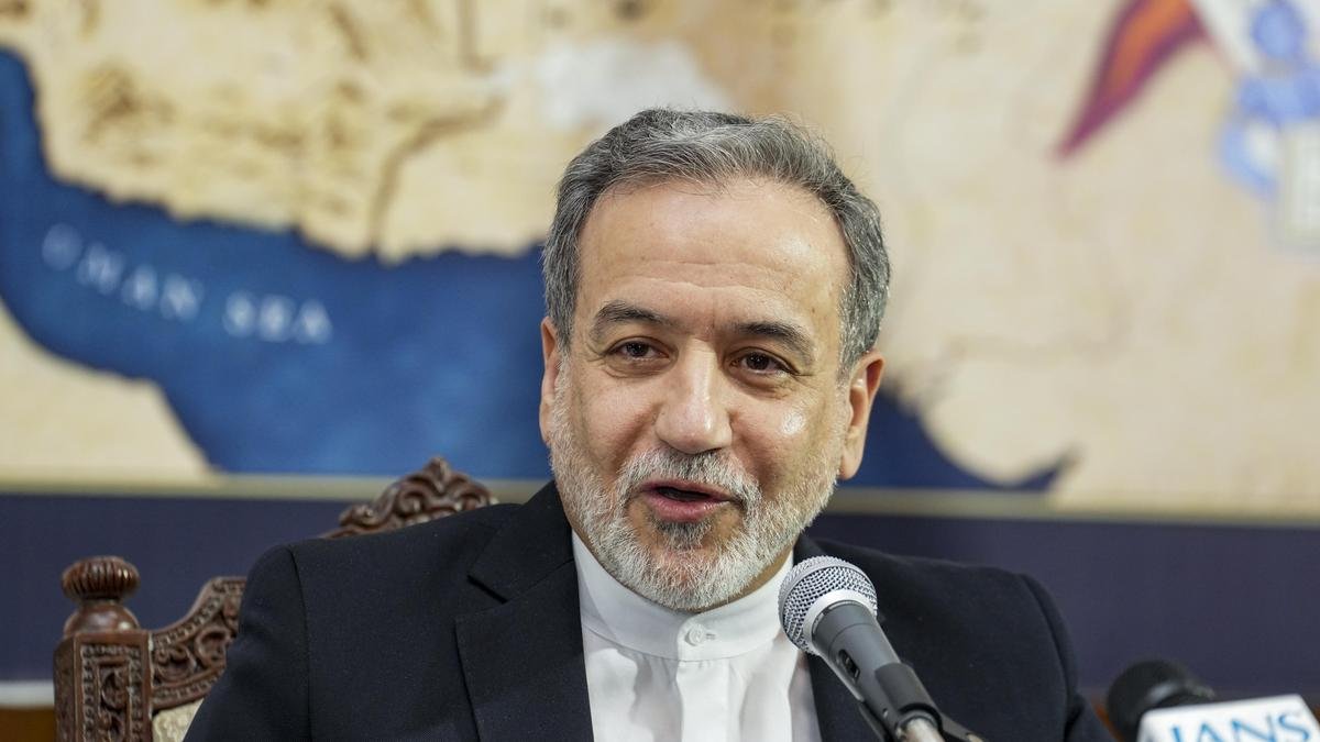 Pakistan invites Iranian FM Araghchi for talks amid renewed U.S.-Iran tensions
