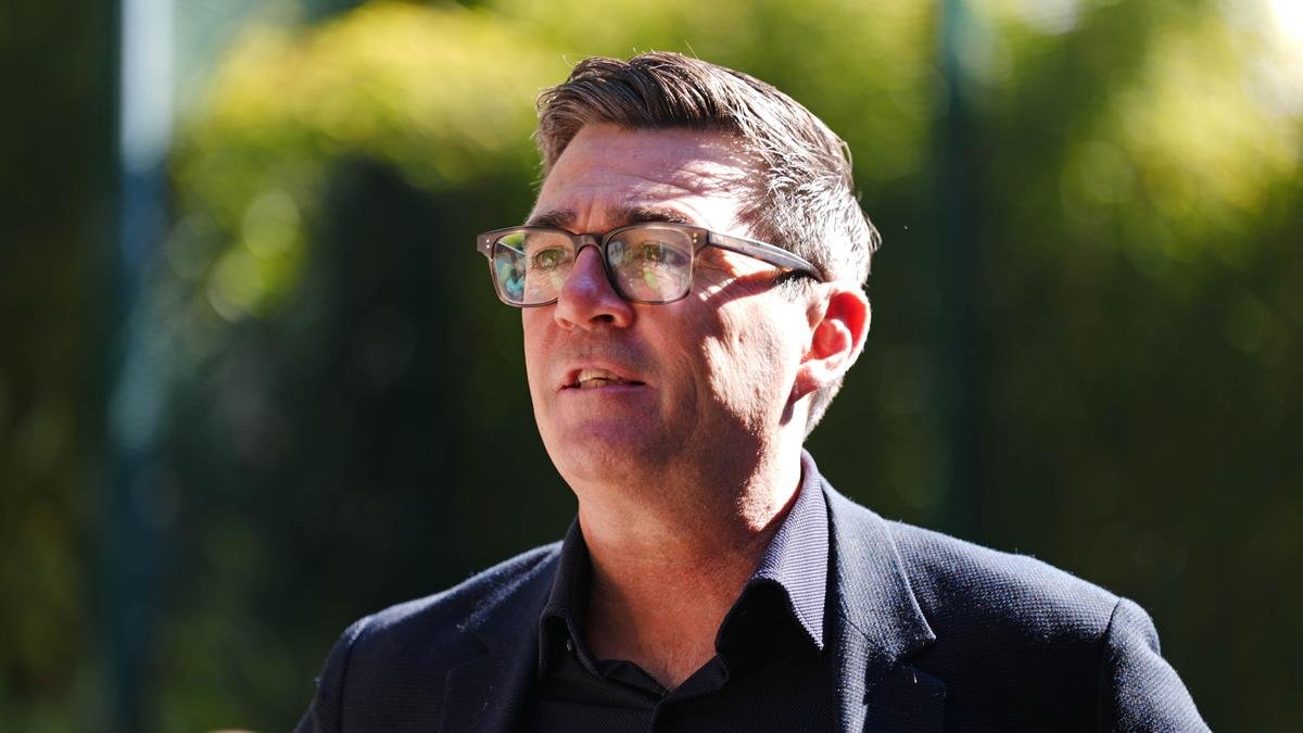Modi, Burnham discuss trade, technology, Hormuz over phone