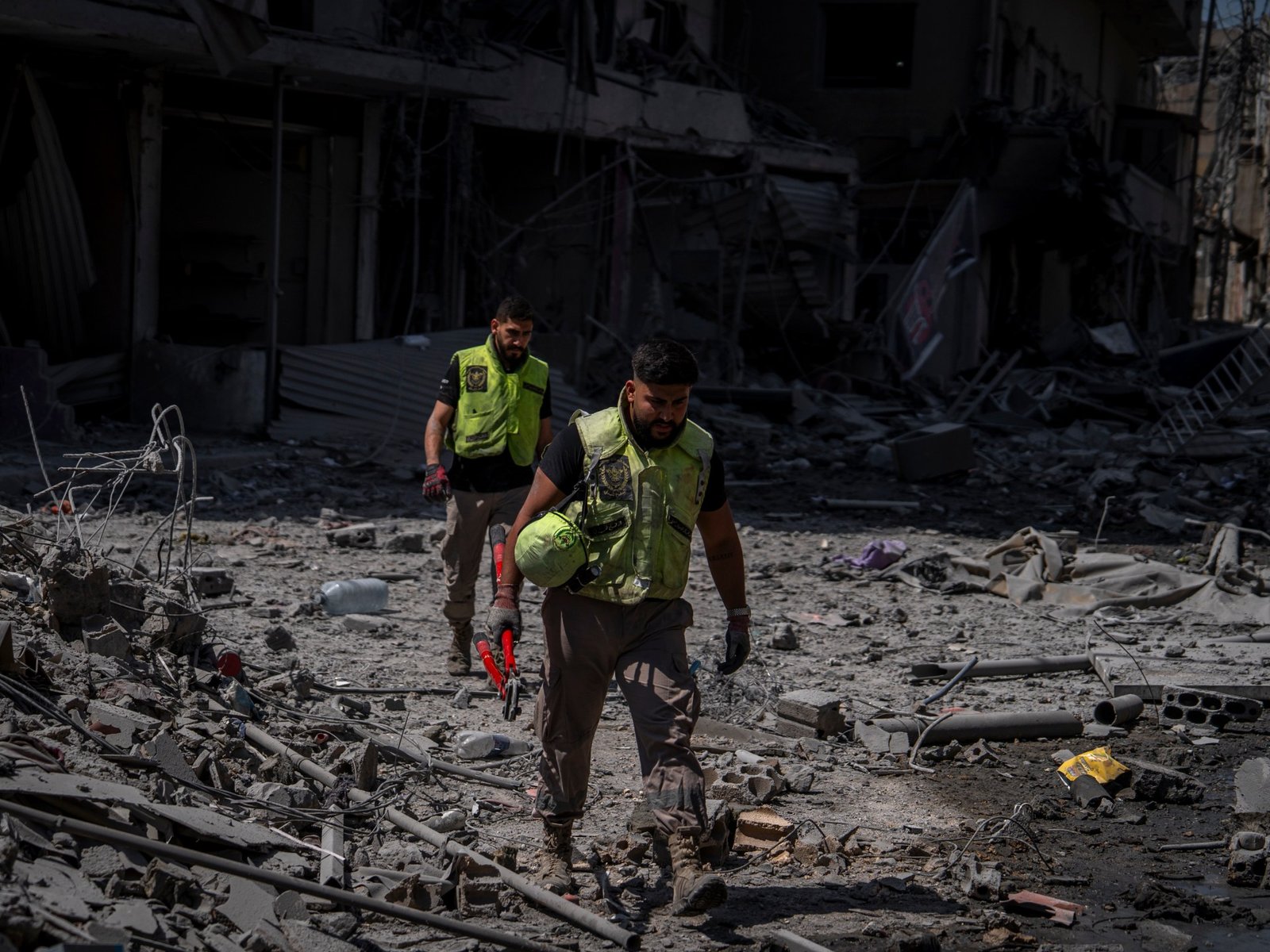 Israeli attacks wound eight in Lebanon despite Rome talks