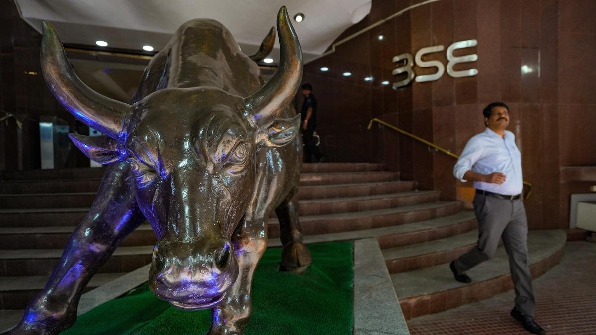 Markets bounce back as crude oil drops below $90 per barrel; Sensex climbs 287 points