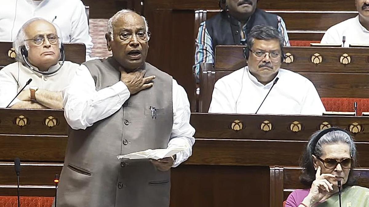 Home Minister responsible for police brutality on students, ‘Jan Shakti’ will drag him out: Kharge