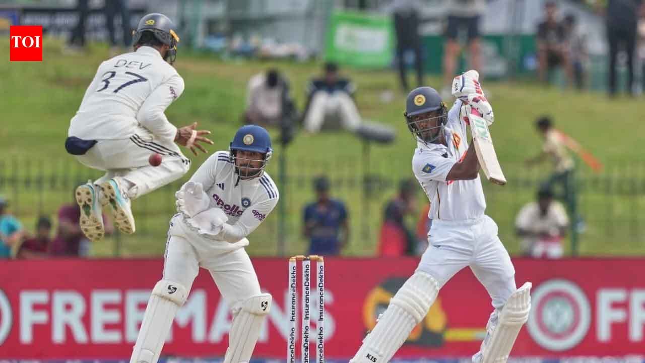 Sri Lanka's last three pairs produce rare resistance against India, survive 40-plus overs