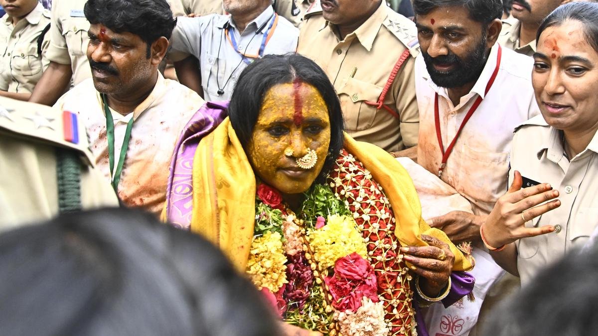 Ujjaini Mahankali Rangam 2026: Oracle predicts heavy rains in Telangana, warns of fires, accidents and loss of lives