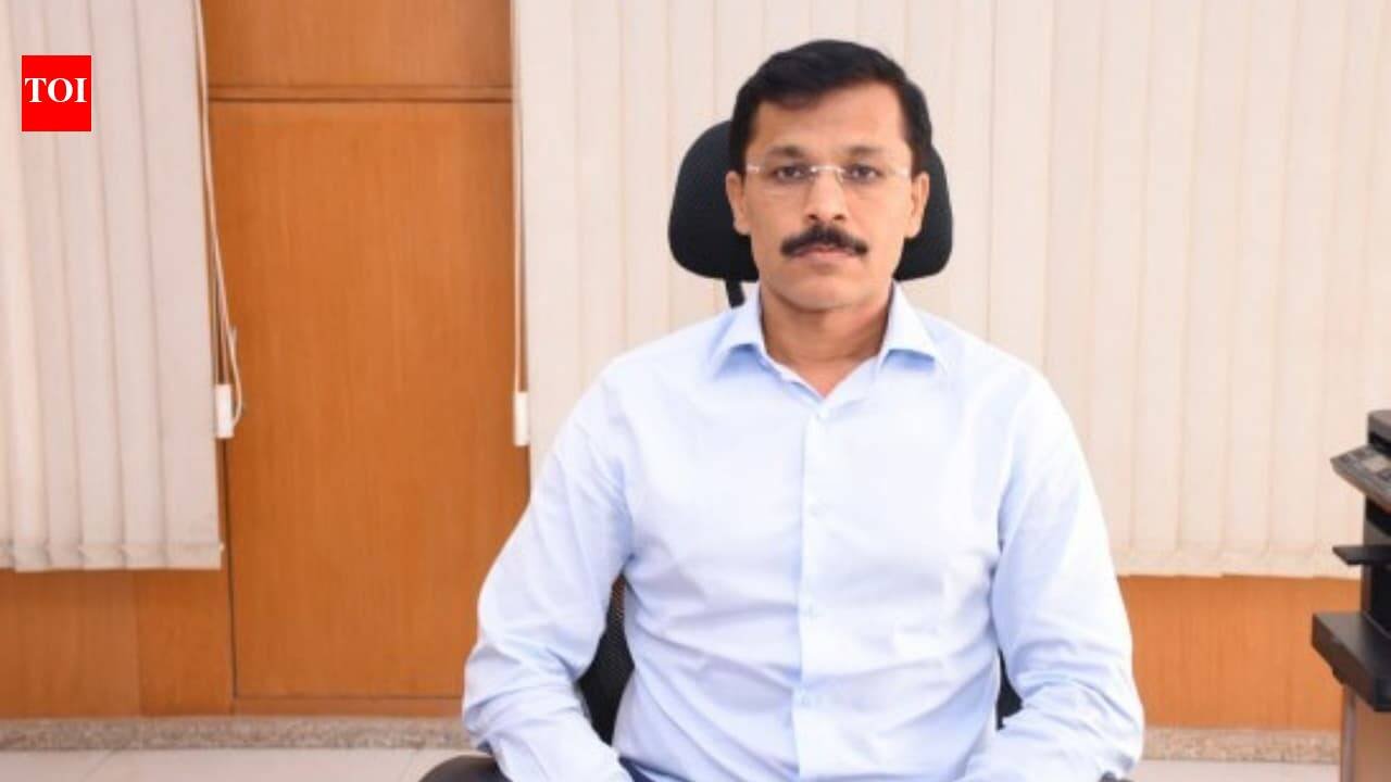 ‘IAS Singham’ Tukaram Mundhe is back in the spotlight: From a village school to 25 transfers, know his education and career journey