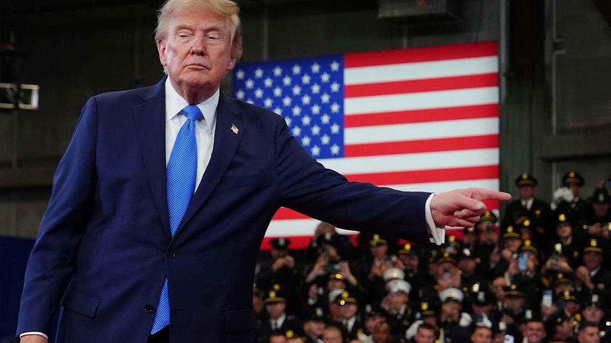 Trump says will ‘soon’ declare Hormuz Strait U.S. territory