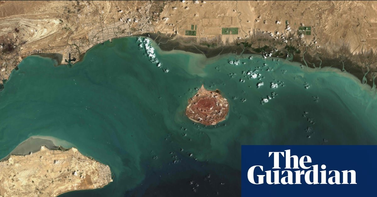 US strikes Iranian launchers in strait of Hormuz, sparking reprisal attack on airbases in Jordan