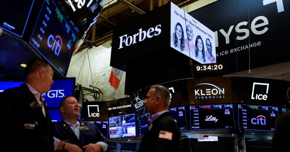 US stocks near record high, oil falls as Trump claims Iran talks under way