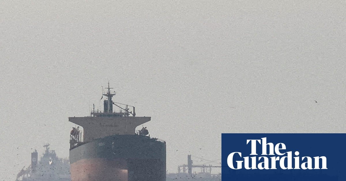 Iran in talks with Oman over shipping but US negotiations on hold, says Tehran