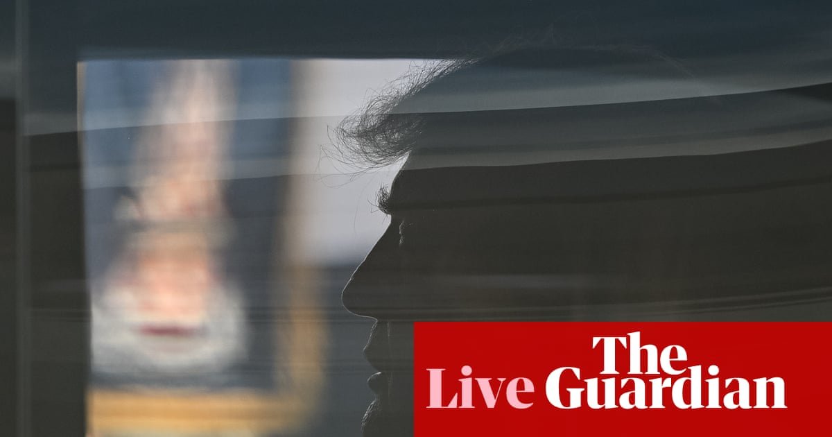 Hakeem Jeffries meeting with Jared Kushner sparks backlash amongst Democrats ahead of midterm elections – live