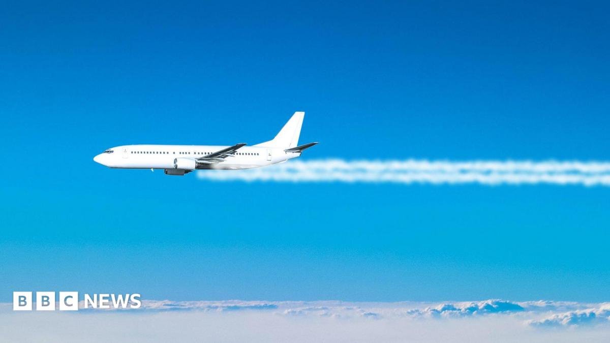 AI to help planes avoid climate-warming 'sky graffiti'