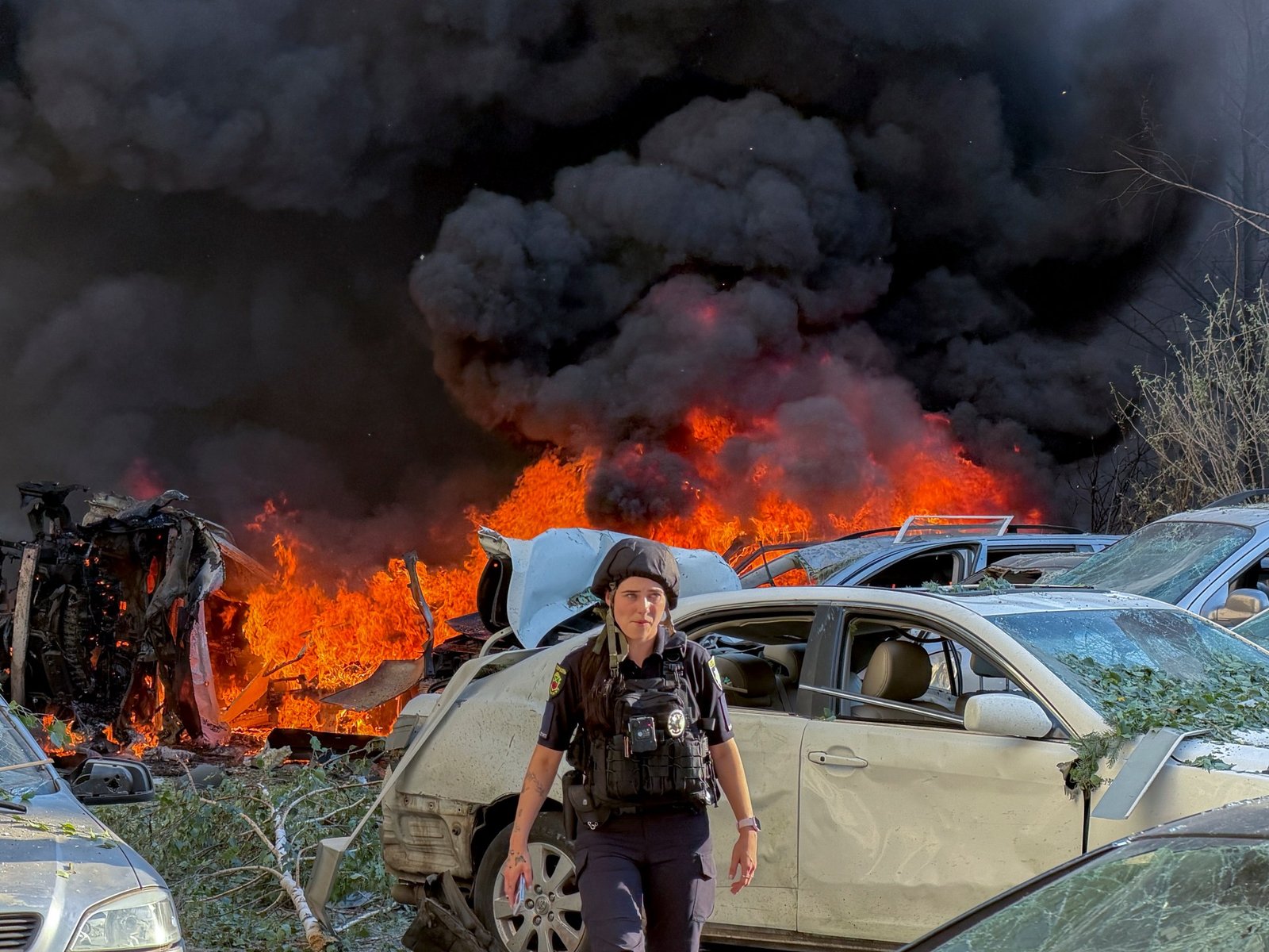 More than 10 killed as Russia and Ukraine trade heavy attacks