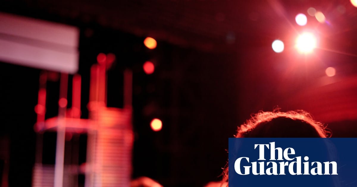 UK cinemas look at banning Meta smart glasses over piracy fears