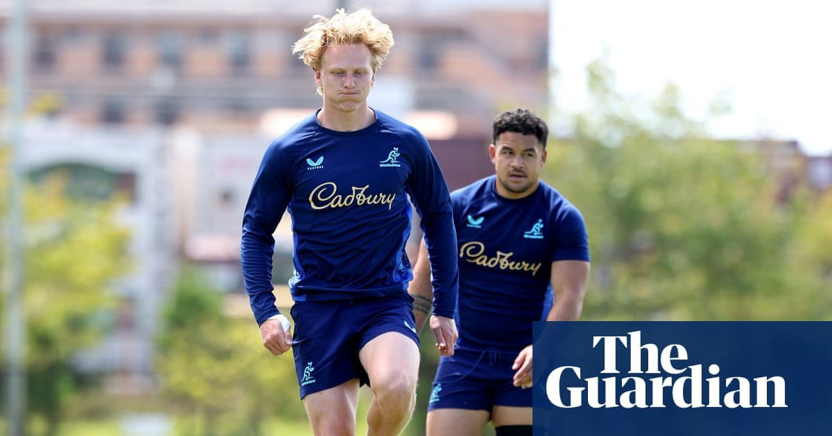 Wallabies swing the changes as Les Kiss searches for pieces to fit playmaker puzzle | Jack Snape