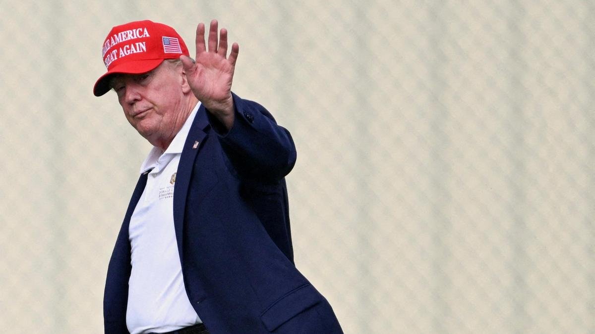 Oil falls as Trump pledges economic war on Iran