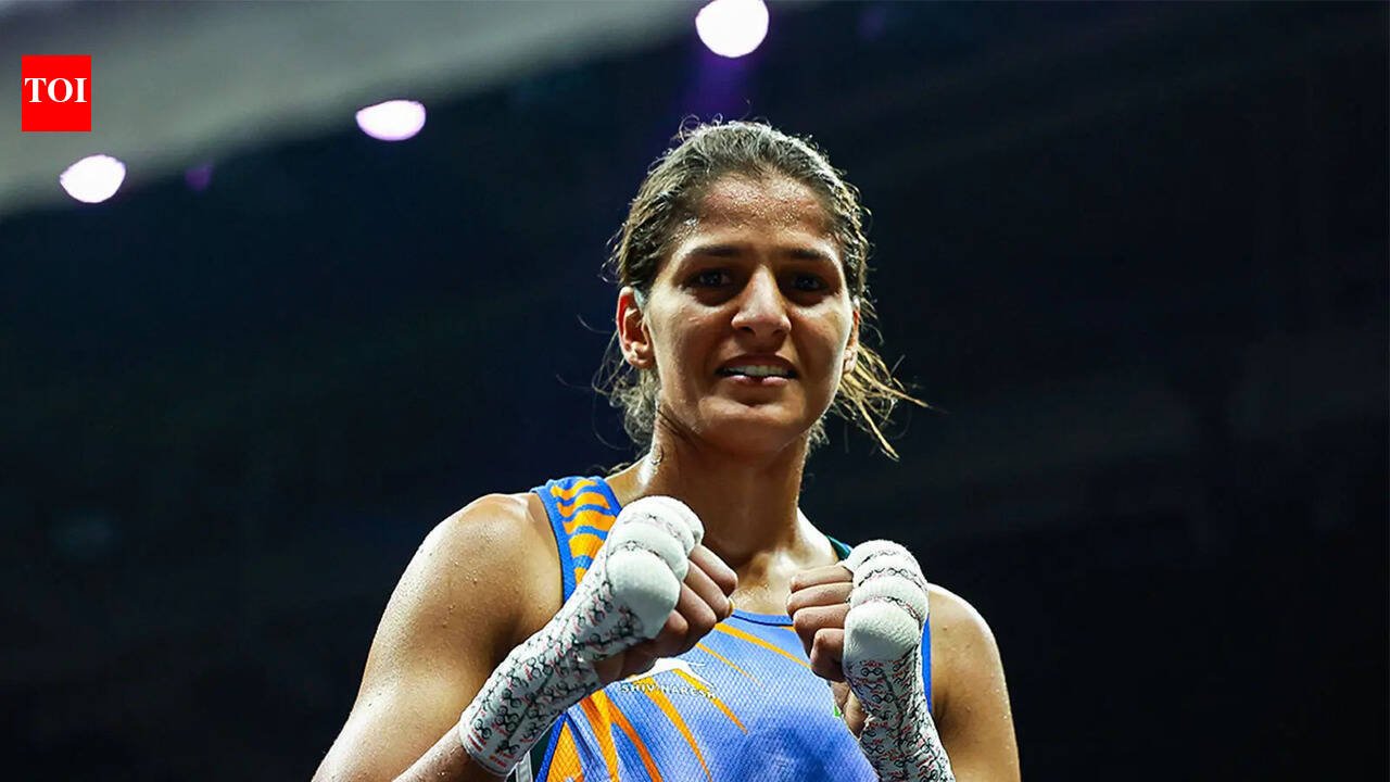 CWG: Jaismine Lamboria beats Michaela Walsh to win Women's 57kg Boxing Gold