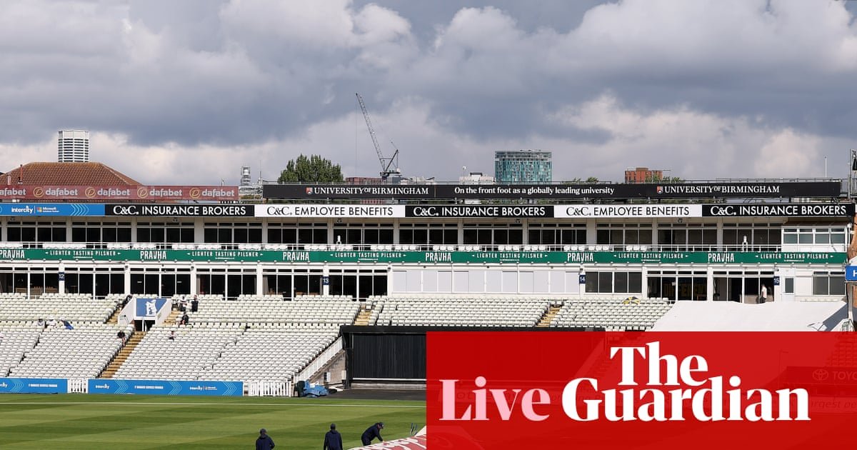 Surrey v Nottinghamshire, Warwickshire v Sussex, and more: county cricket day three live