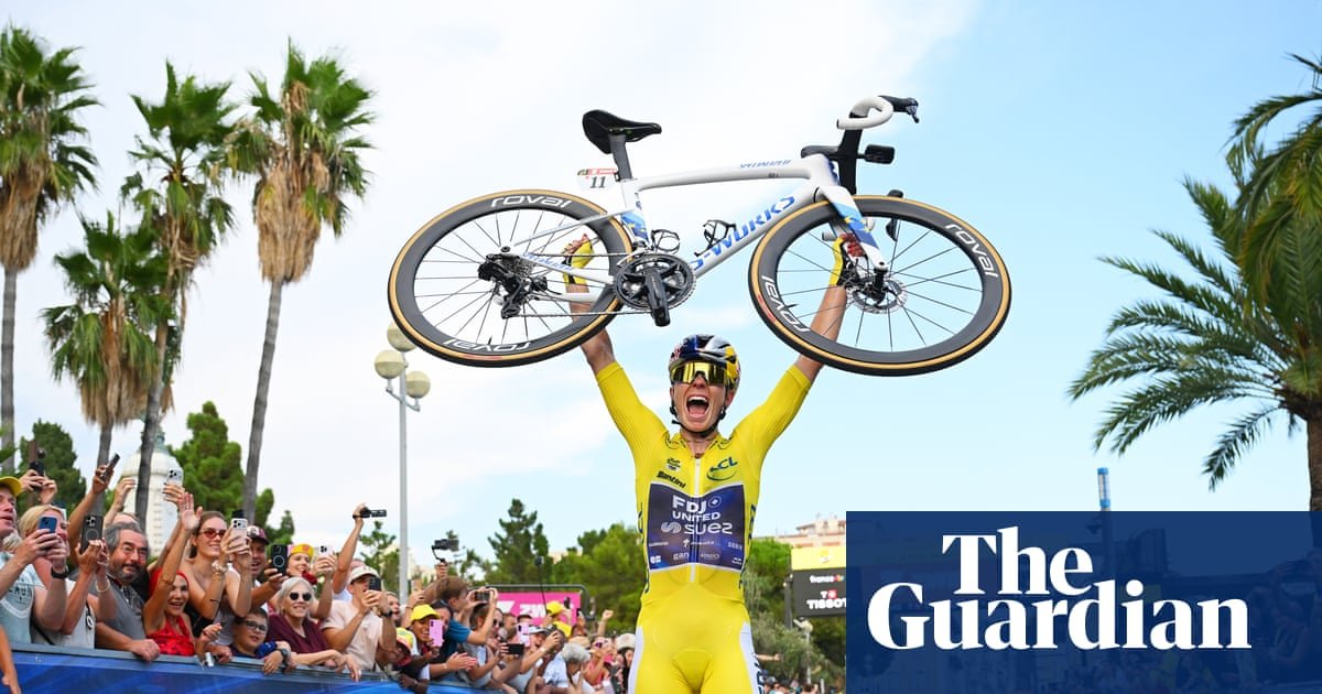 Tour de France Femmes: Demi Vollering wins final stage to seal second title