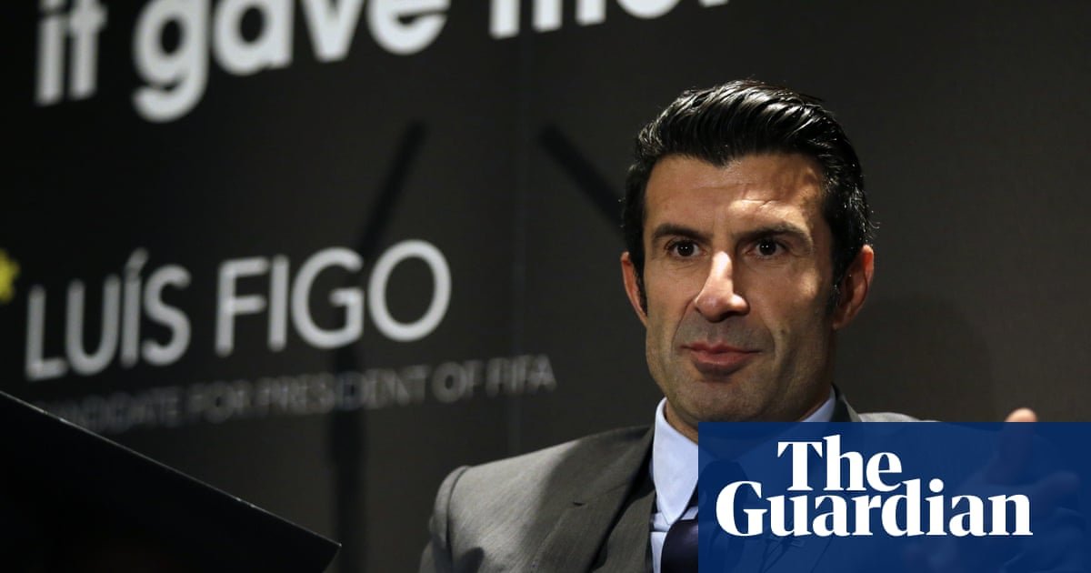 Luís Figo blasts ‘deceitful’ Infantino and says Fifa president must quit to ‘save football’