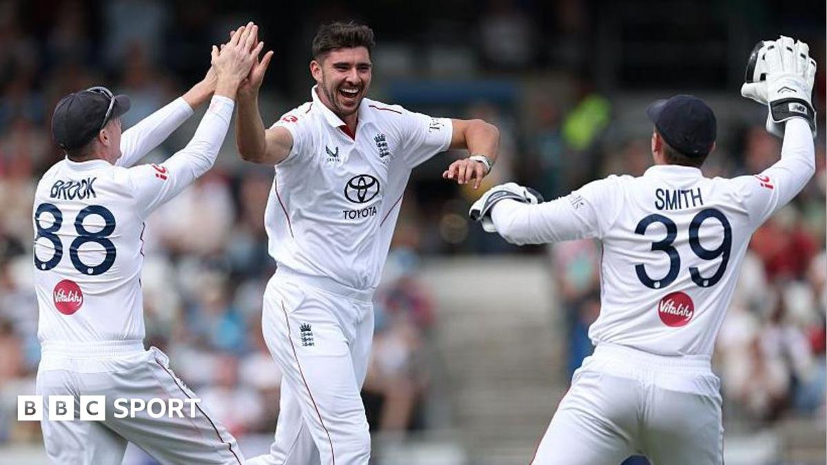 New Root era begins with huge win over Pakistan