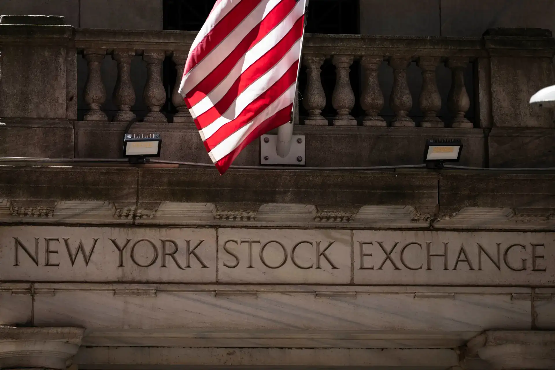 US stocks: US market edges lower as Middle East tensions offset AI optimism