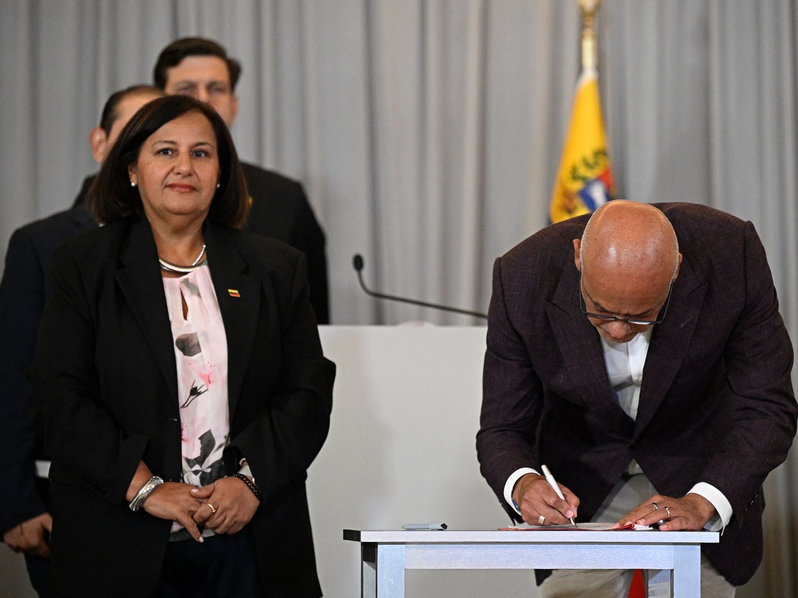 Venezuelan government, opposition agree to work towards reform of top court