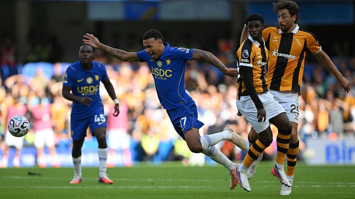 Chelsea draw with Hull, Liverpool held by Fulham and Villa remain winless