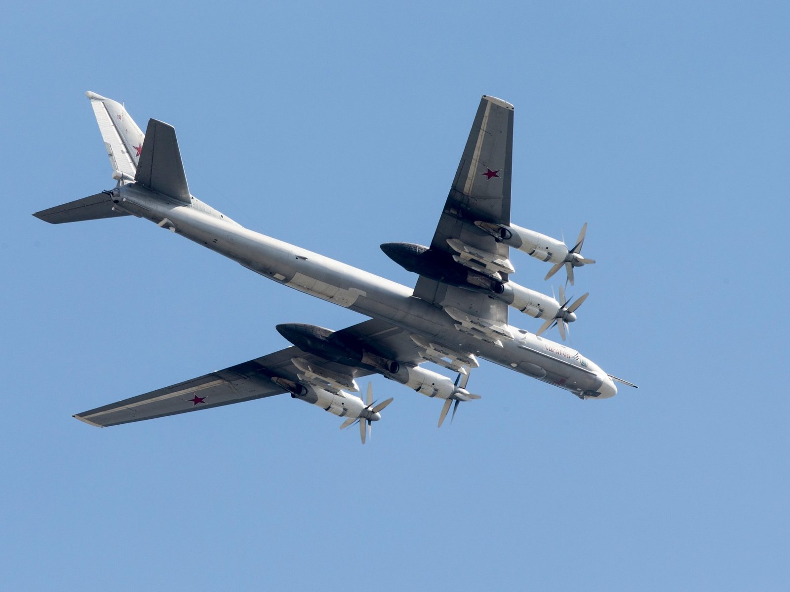 Russian Tu-95 nuclear-capable bomber plane crashes, killing six people