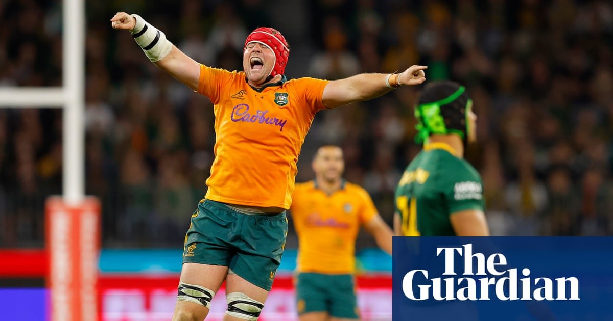 Wallabies hold off world champion Springboks in chaotic Test for the ages