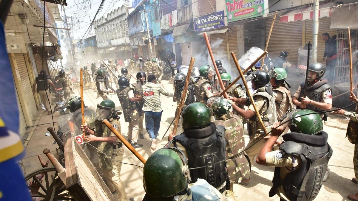 Top news of the day: Delhi announces vehicle curbs, work-from-home, construction bans for winter pollution; protesters clash with police over partial demolition of Ujjain mosque, and more