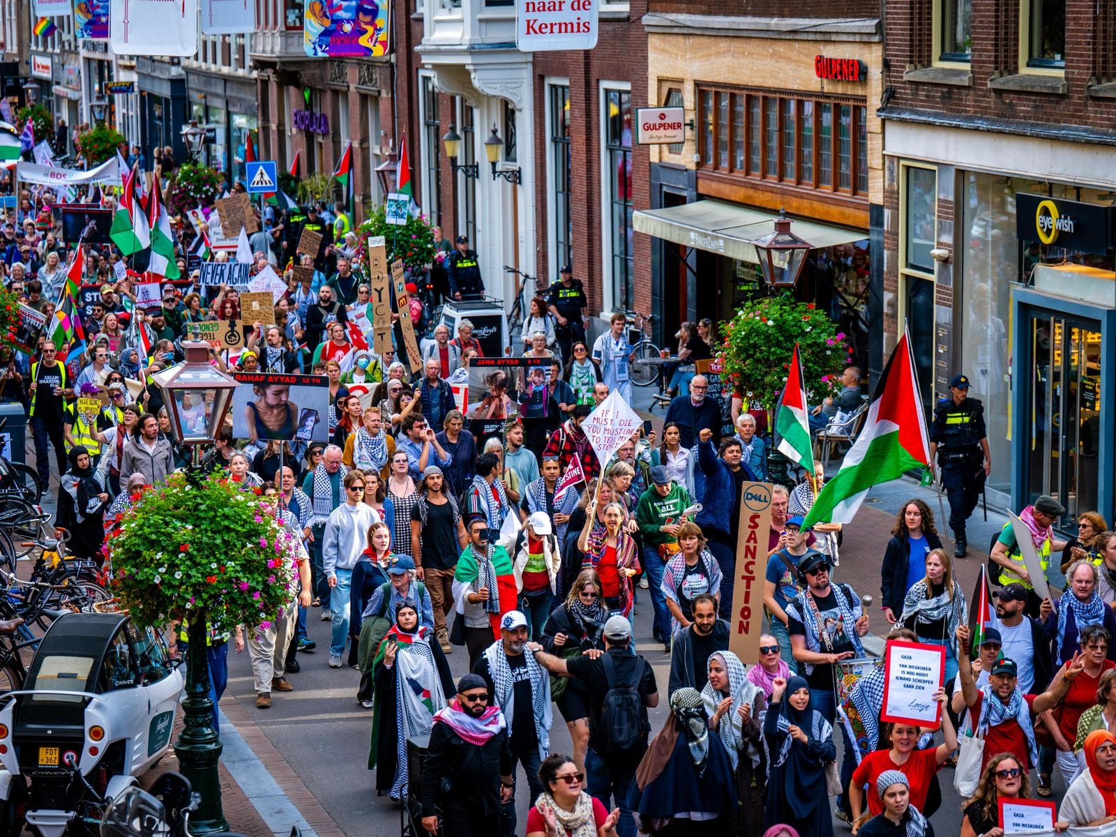 Israel revokes Dutch diplomats’ status over sanctions on settlements