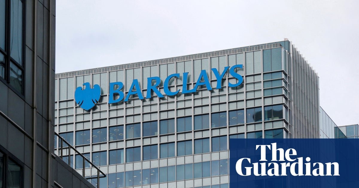 Thousands of Barclays staff revolt over return-to-office mandate