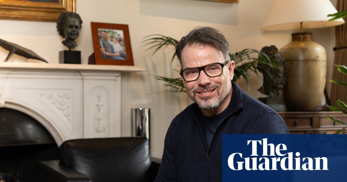 Billionaire Chris Rokos, who paid £330m in tax last year, to quit UK