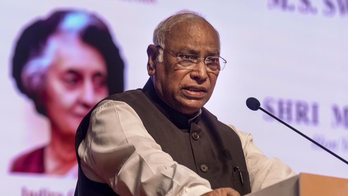 ‘U.S. pressure mounts, Modi govt keeps surrendering’: Mallikarjun Kharge on Russia sanctions bill