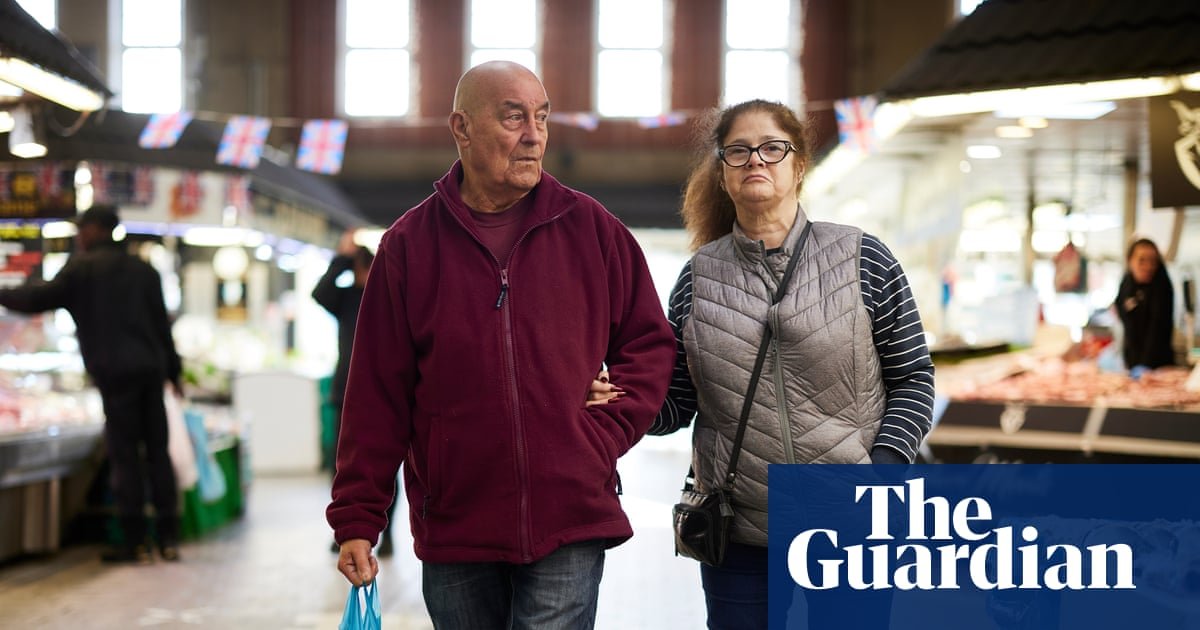 UK state pension set to top £13,000 a year as wage growth slows to 3.9%