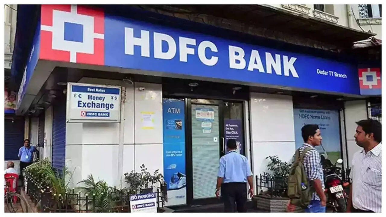 HDFC Bank submits two candidates to RBI for next CEO