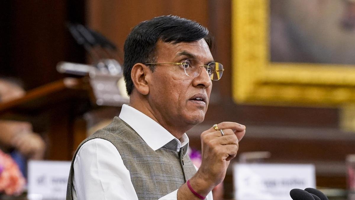 Sports Minister announces Task Force to assess F1 revival in India