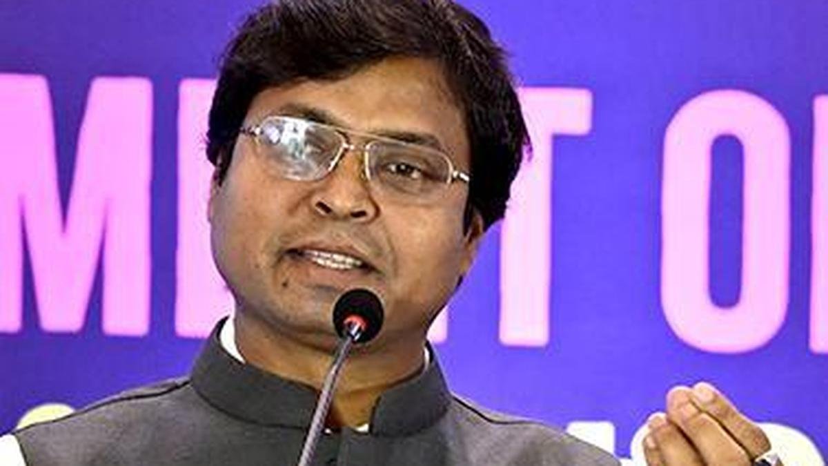 HOCKEY | Former players back Tirkey, call for reform in HI